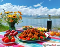 At an outdoor picnic, under the blue sky and white clouds, a full plate of Xinjiang big plate chicken is placed on a table covered with a colorful tablecloth. There are also fresh fruits beside it. The picture is full of the beauty of life.