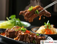 A food blogger is tasting hand-grabbed mutton in a live broadcast, with an intoxicated expression, as if enjoying a feast of taste.