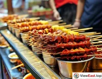 On a Sichuan snack street, Chuan Chuan Xiang stalls always have long lines, with diners eager to taste the spicy and aromatic delicacy.