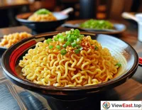 In an upscale Hubei restaurant, hot dry noodles are presented as a traditional snack, exquisitely plated to showcase a blend of tradition and modernity.