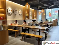 In a Fujian office, overtime white-collar workers order takeout Sha County buns, bringing a touch of hometown warmth to their busy work.