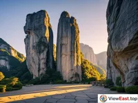 The mysterious rocks of Yandang Mountain's Lingyan under the setting sun.