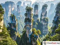 The towering Heaven's Pillar at Yuanjiajie in Zhangjiajie. 