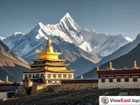 The solemn golden roof of Gongga Mountain's Gongga Temple, the light of faith.